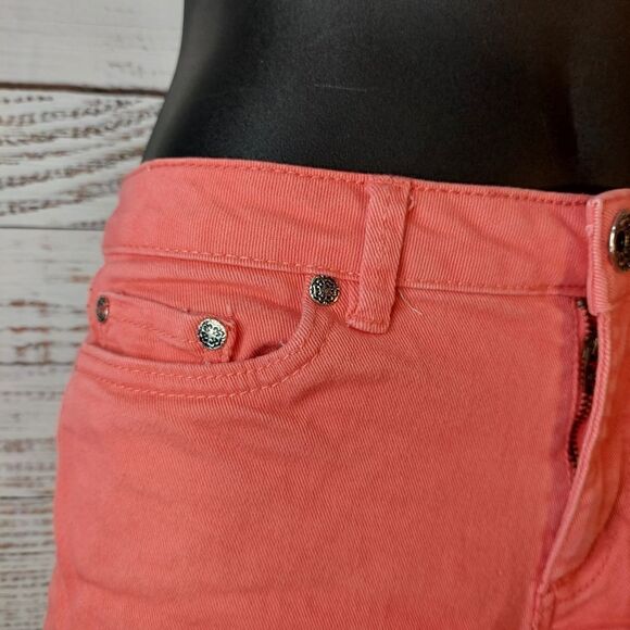 Womans Illegal Jeans Shorts sz 9 - Picture 8 of 13